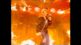7. Johnny Hallyday – Allumer le feu – Parc des Princes 2003 vignette