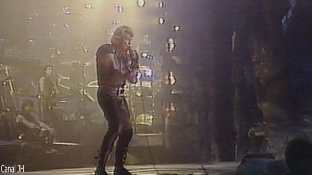 229. Johnny Hallyday – Le grand banquet – Palais des Sports 1982 vignette