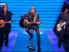 582-johnny-hallyday-joue-pas-de-rocknroll-pour-moi-2013-mp4 vignette