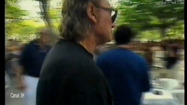 674-johnny-hallyday-documentaire-st-tropez-mp4 vignette