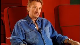 709-johnny-hallyday-et-maurice-chevalier-a-marnes-la-coquette-mp4 vignette