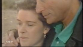 398-johnny-hallyday-et-corynne-charby-elle-est-toute-seule-1987-mp4 vignette