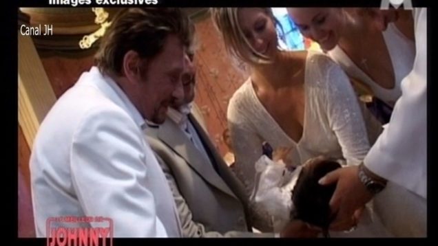 742-johnny-hallyday-bapteme-de-jade-2005-mp4 vignette