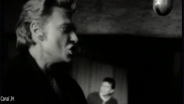 790-johnny-hallyday-rouler-sur-la-riviere-1997-mp4 vignette