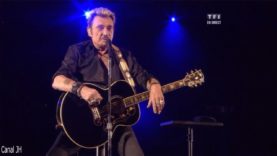 792-johnny-hallyday-hommage-a-michel-berger-stade-de-france-2009-1-mp4 vignette