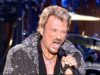 1078-johnny-hallyday-seul-au-milieu-dun-lac-palais-des-sports-2006-mp4 vignette