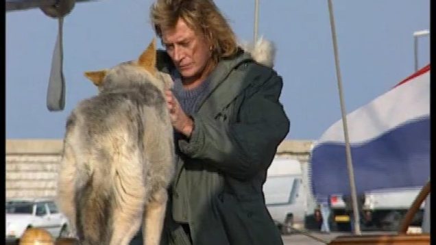 970-johnny-hallyday-adore-les-animaux-mp4 vignette