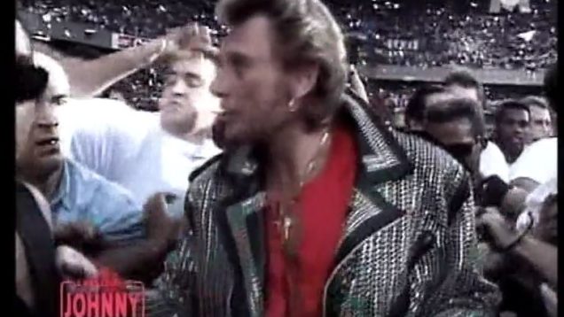 1014-johnny-hallyday-commente-son-entree-au-parc-des-princes-1993-2-mp4 vignette