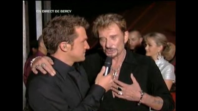 1019-johnny-hallyday-interview-apres-concert-benjamin-castaldi-live-bercy-30-sept-2006-mp4 vignette