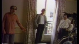 1036-johnny-hallyday-et-jean-luc-godard-tournage-detective-1984-mp4 vignette