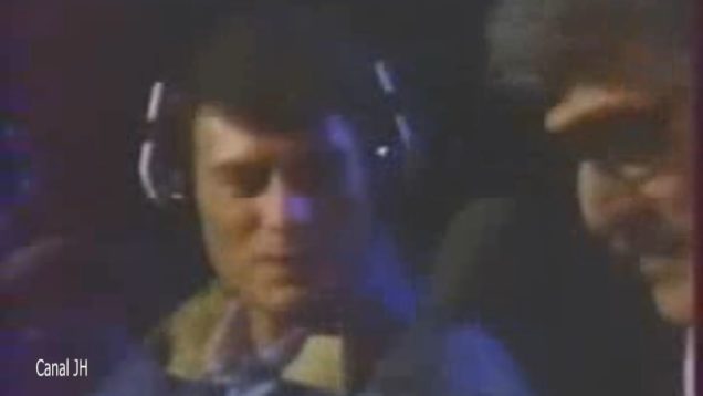 1063-johnny-hallyday-et-carl-perkins-blue-suede-shoes-1984-mp4 vignette