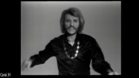 1085-johnny-hallyday-cours-plus-vite-charlie-daily-blacklist-mp4 vignette
