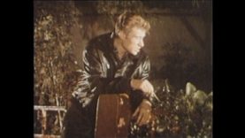 1120-johnny-hallyday-lidole-des-jeunes-daily-bloquee-1962-mp4 vignette