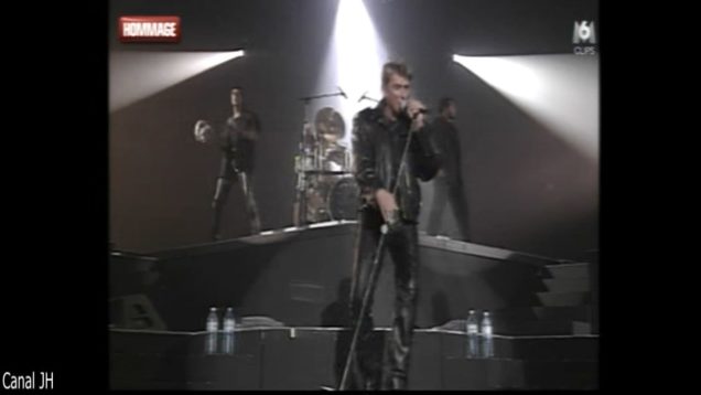 1127-johnny-hallyday-je-ne-suis-pas-un-heros-nuit-hommage-m6-2017-mp4 vignette