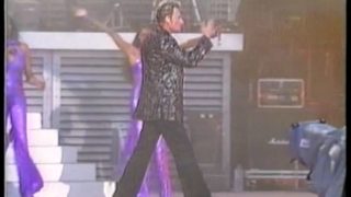 1210-johnny-hallyday-allumer-le-feu-tour-eiffel-2000-video-converter-com_-mp4 vignette
