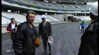 1242-johnny-hallyday-visite-stade-de-france-1997-mp4 vignette